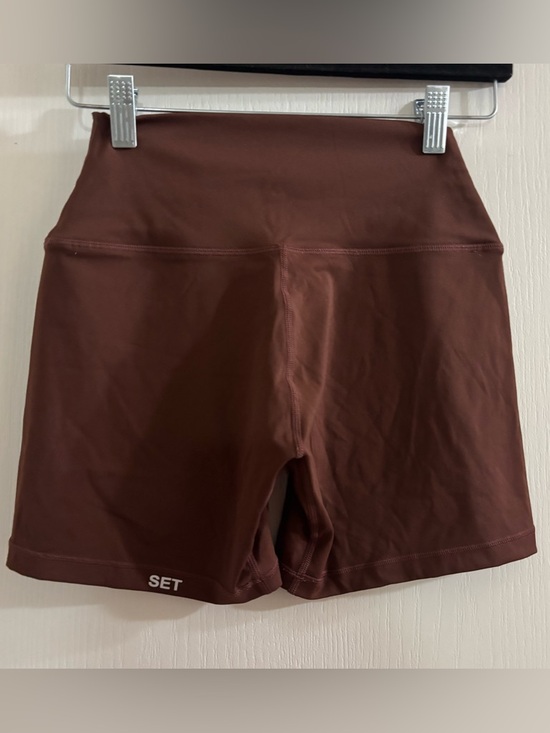 SET Active Pants - SET Active High-Rise Bike Shorts in Deep Brown